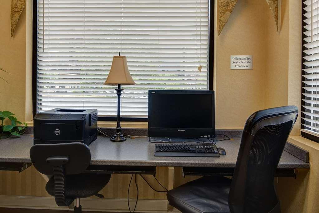 Suburban Studios Tysons Corner 빈 시설 사진