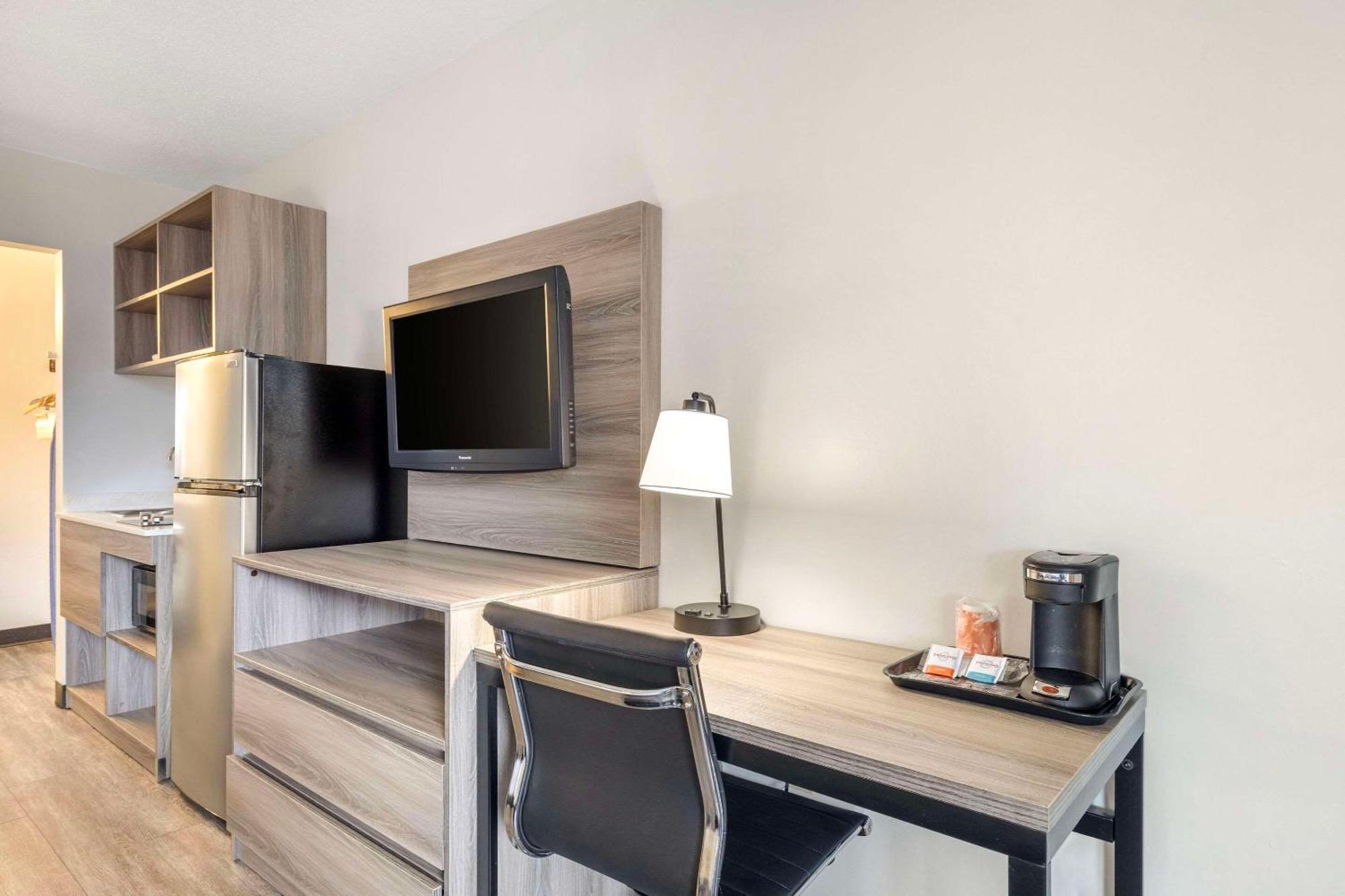 Suburban Studios Tysons Corner 빈 외부 사진